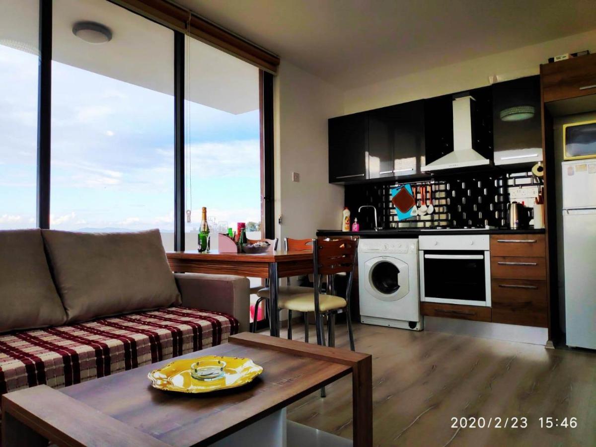 Uptown Holiday App & Pool Daily Rental Contactless Check In & Check Out Famagusta  Ngoại thất bức ảnh