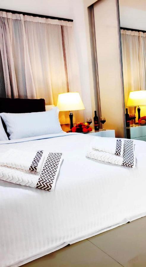 Uptown Holiday App & Pool Daily Rental Contactless Check In & Check Out Famagusta  Ngoại thất bức ảnh