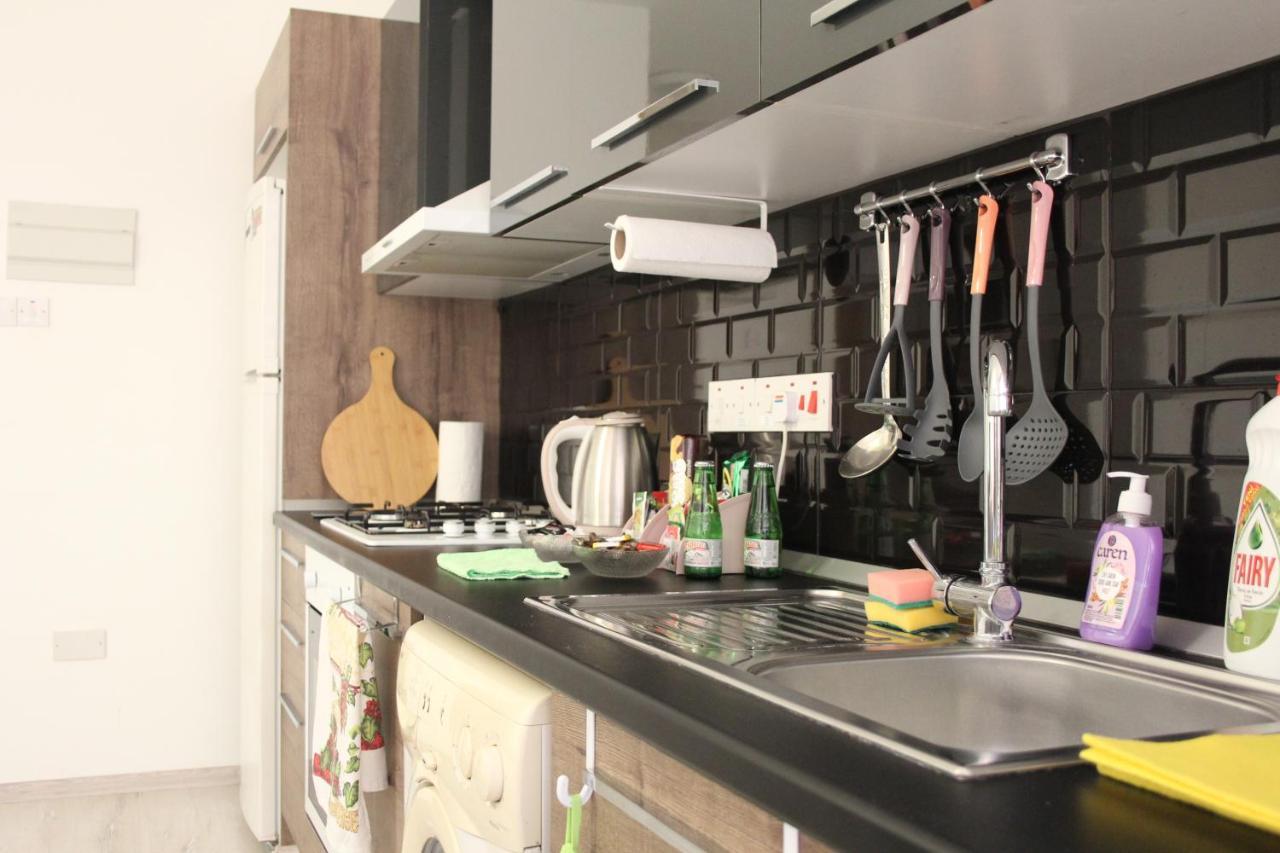 Uptown Holiday App & Pool Daily Rental Contactless Check In & Check Out Famagusta  Ngoại thất bức ảnh