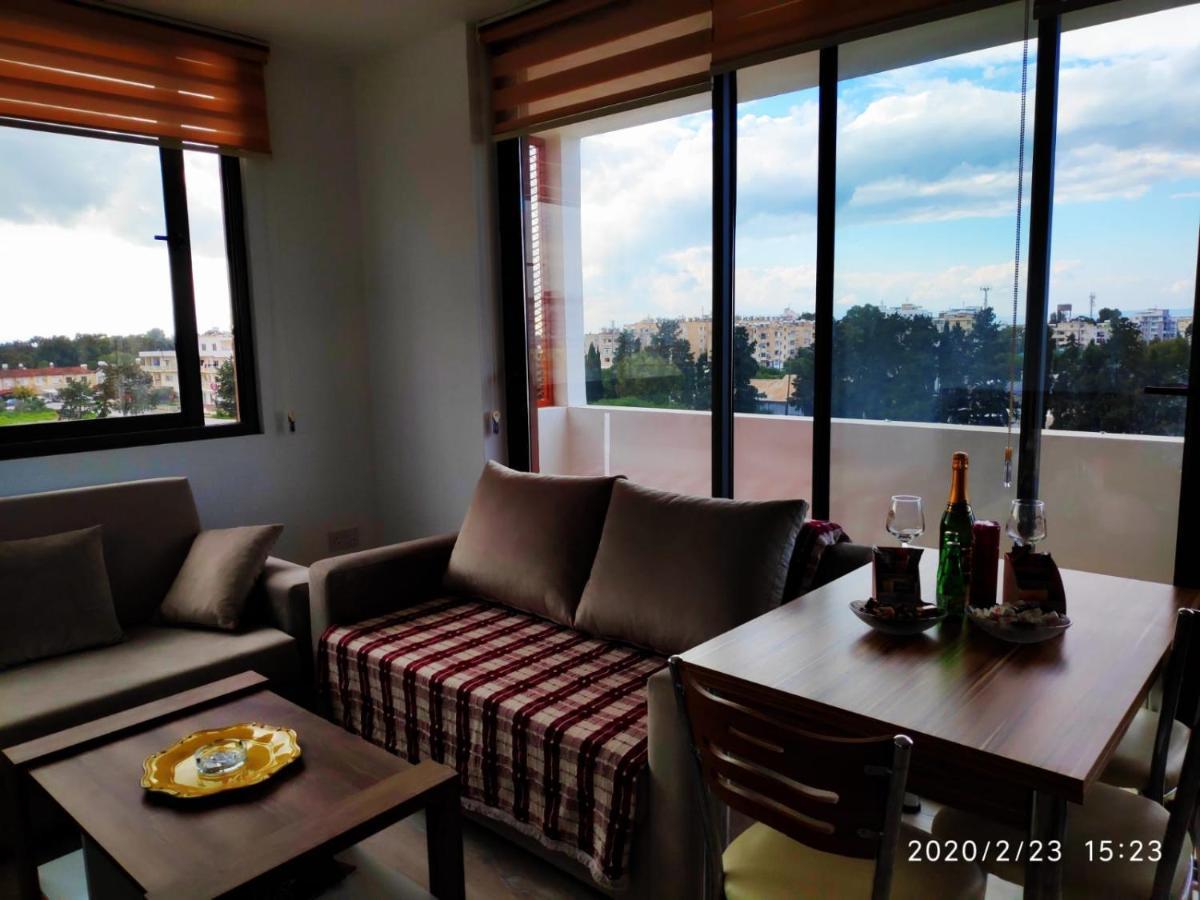 Uptown Holiday App & Pool Daily Rental Contactless Check In & Check Out Famagusta  Ngoại thất bức ảnh